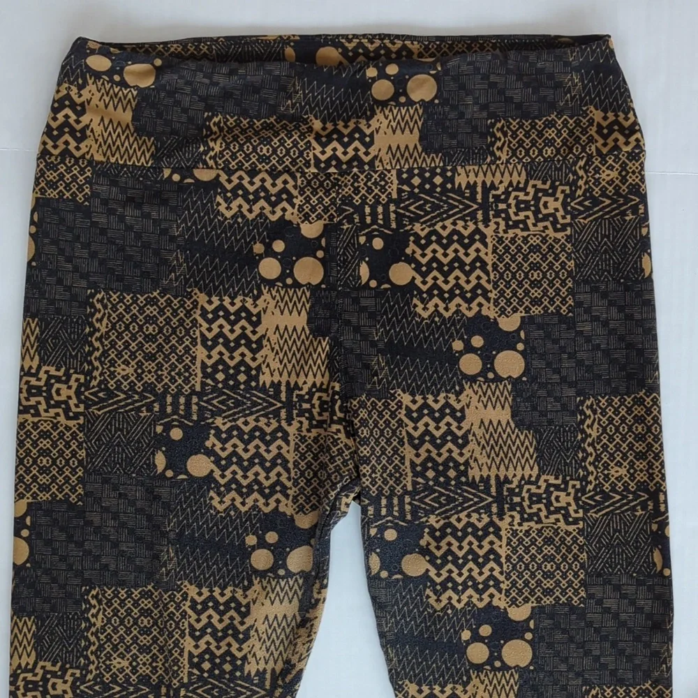 LuLaRoe Tall & Curvy Chevron Zig Zag Leggings - Picture 5 of 10